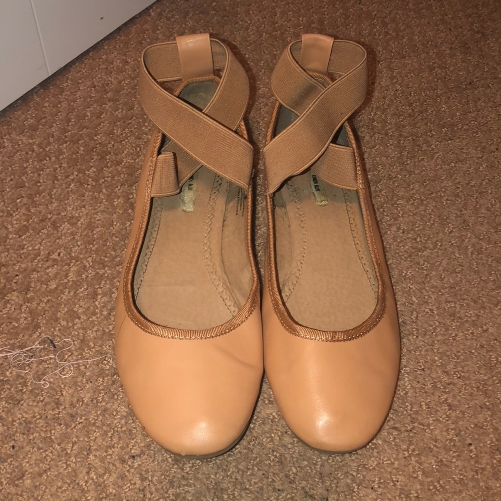 Kimchi Blue Nude ballet flats size 6